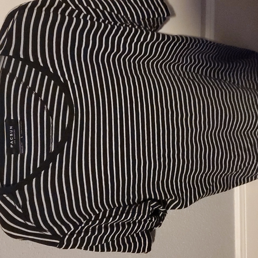 Large Pac Sun horizontal over sized t shirt